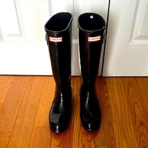 Size 6 Black Hunter Boots